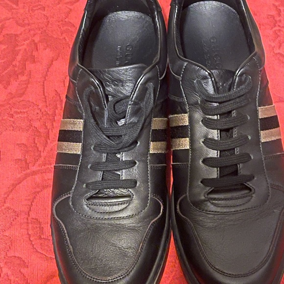 Classic GUCCI BLACK & GOLD Sneakers - Picture 9 of 15